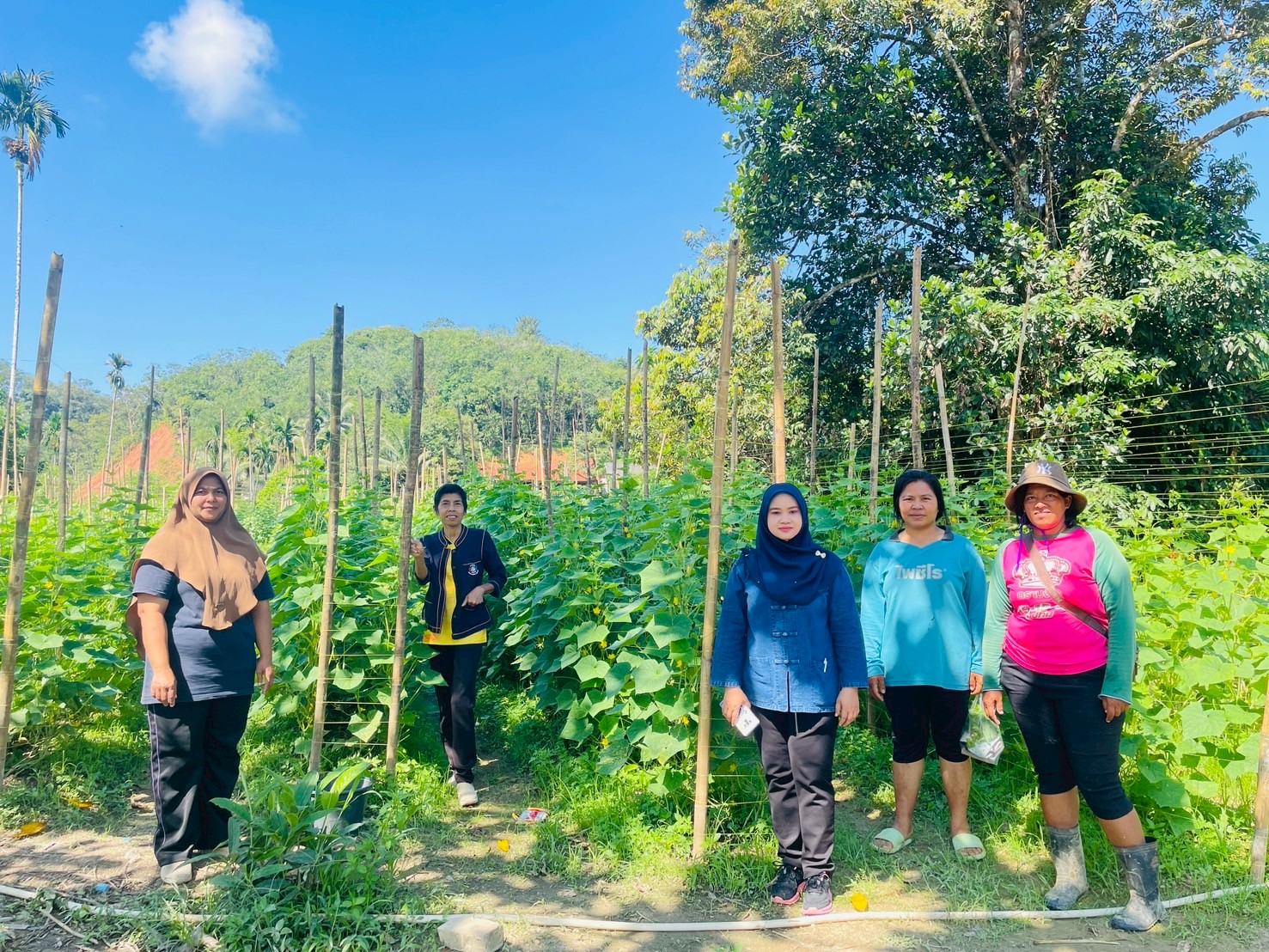 ติดตามกลุ่มอาชีพ กองทุนพัฒนาบทบาทสตรี
